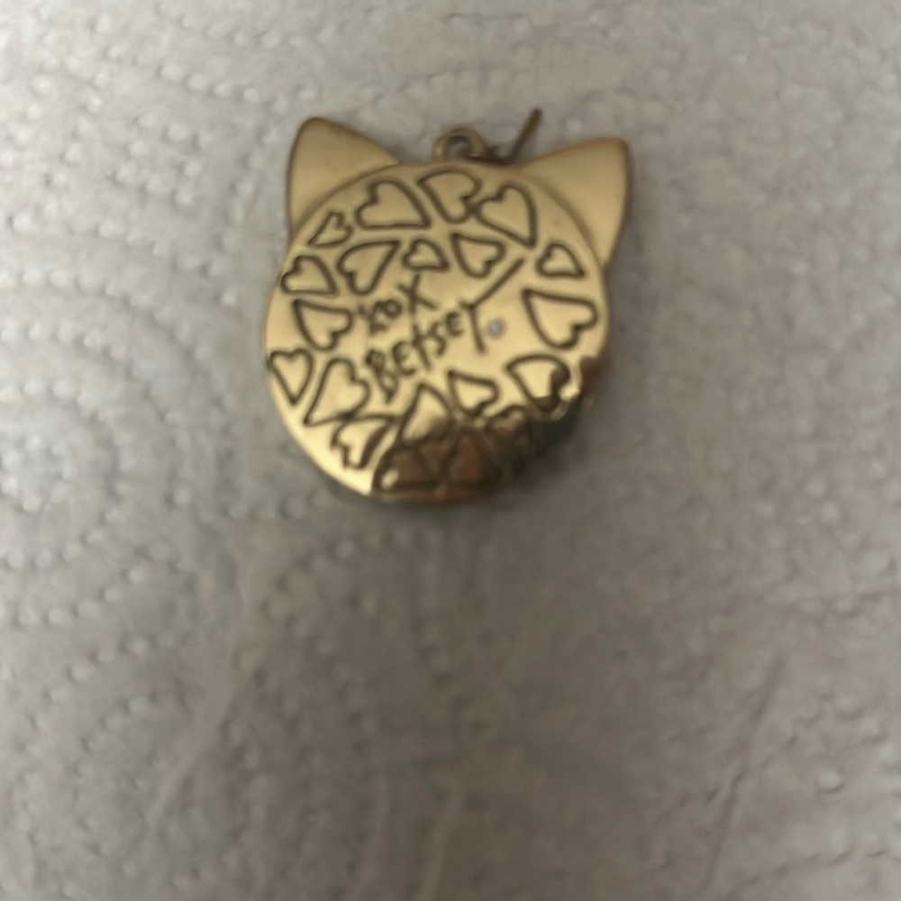 Gold Geometric Cat Head Pendant